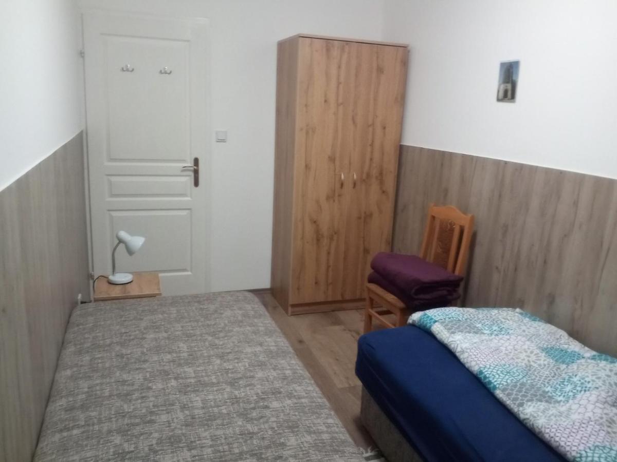 Budai Vam Apartmanhaz Pécs Exterior foto
