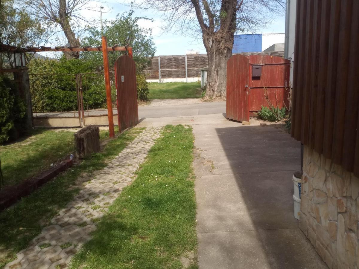 Budai Vam Apartmanhaz Pécs Exterior foto