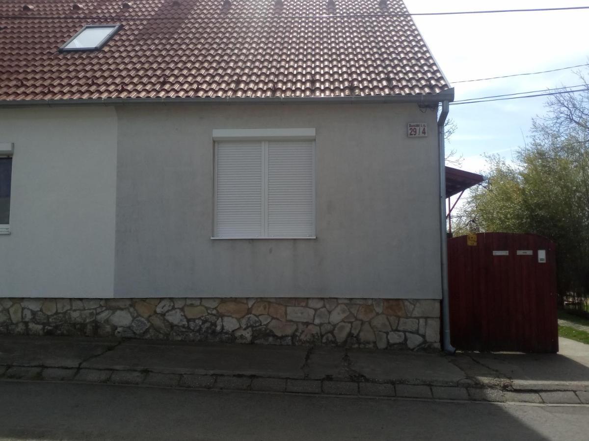 Budai Vam Apartmanhaz Pécs Exterior foto